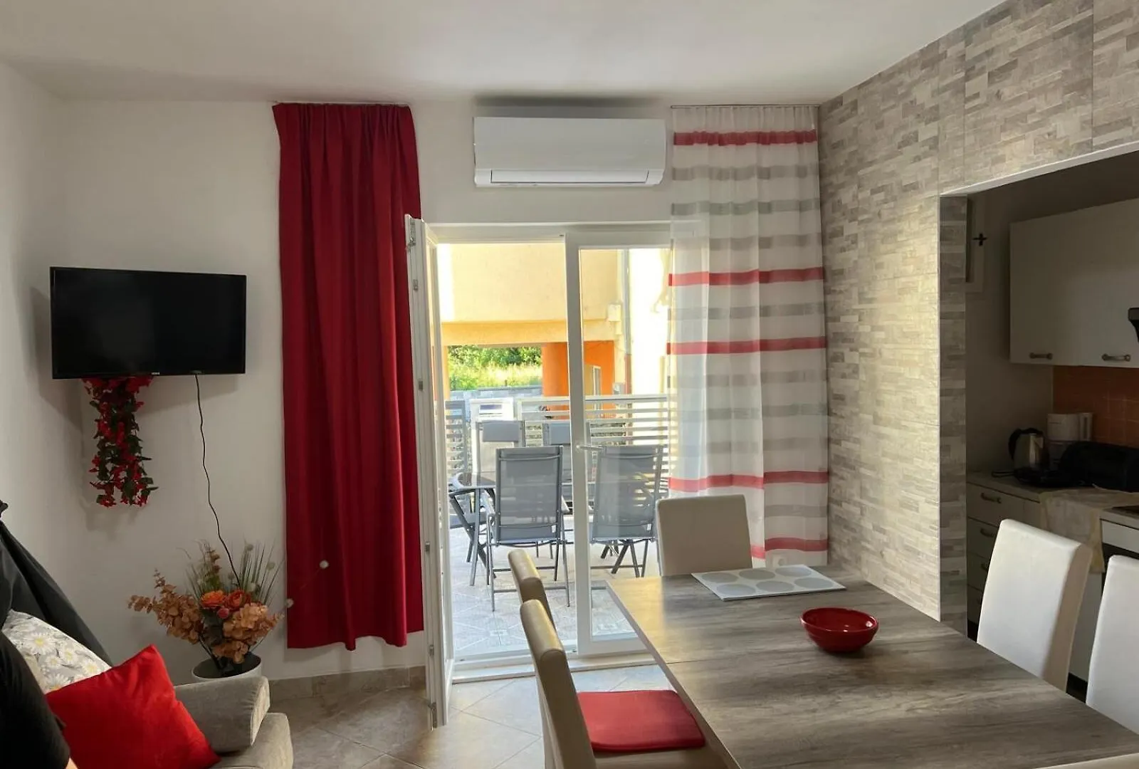 Apartments Milica Kastela 0*,  Croatia