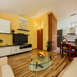  Apartment Two Beautiful Near The Sea